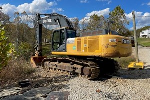 John Deere 350G  Excavator